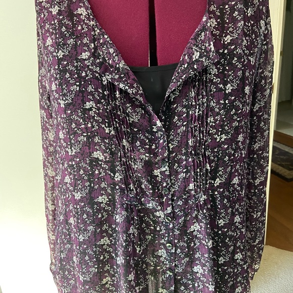 Pretty Two Piece Blouse - Picture 2 of 8